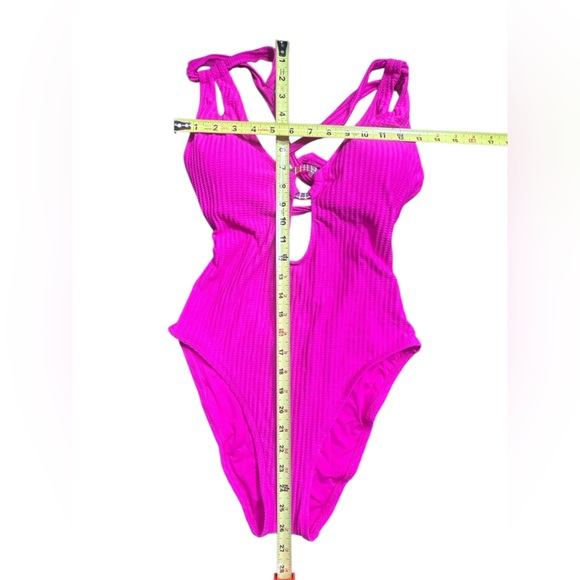 BECCA Line in sand Pink Cut Out Textured One Piece Swimsuit Size Large NWT - Picture 8 of 8